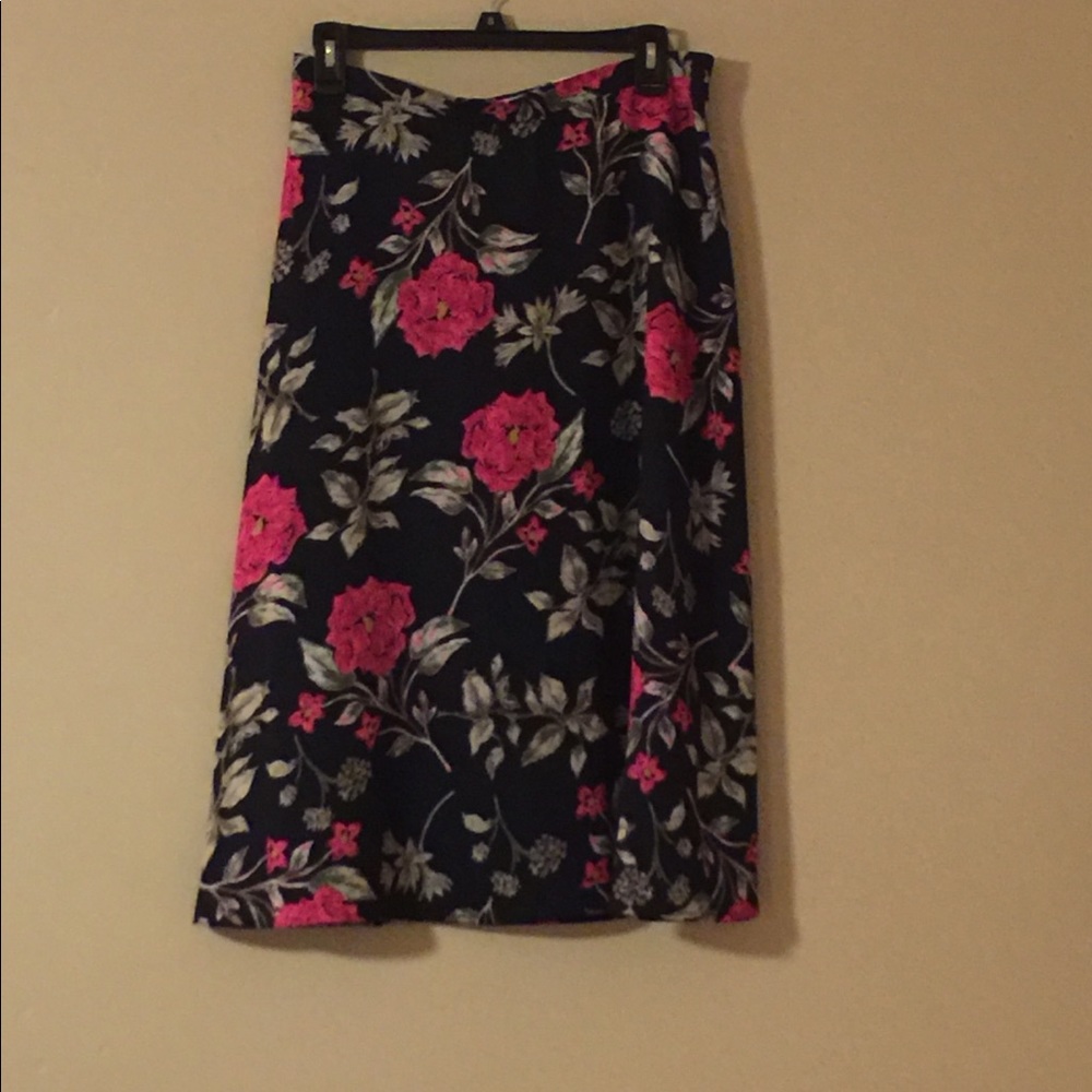 Van Heusen A-line knee length floral skirt sz 14